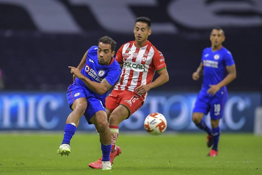 Cruz Azul consolida liderato en Liga MX con tercer triunfo al hilo