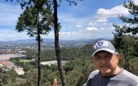 AMLO se ejercita en cerro de Tlalpan; presume calidad del aire