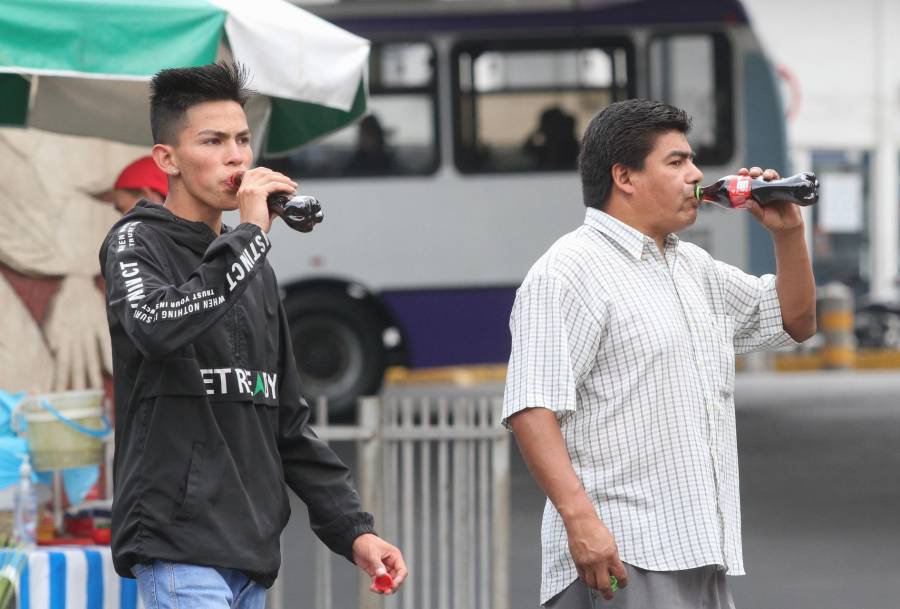 Morenistas proponen m&aacute;s impuestos, AMLO dice que no