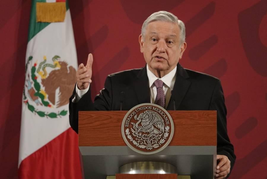 AMLO admite que se les ha quedado a deber a las mujeres, por el tema de feminicidios