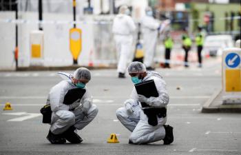 Apu&ntilde;alan a ocho personas en Birmingham, Reino Unido