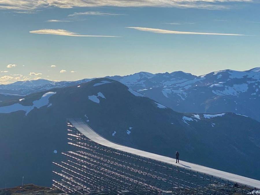 Video: Durante rodaje de Misi&oacute;n Imposible 7, Tom Cruise salt&oacute; al vac&iacute;o en una motocicleta
