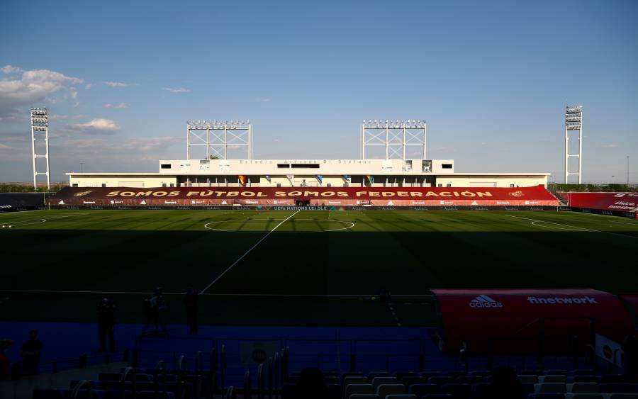 Hasta que haya vacuna, aficionados volverán a los estadios en España