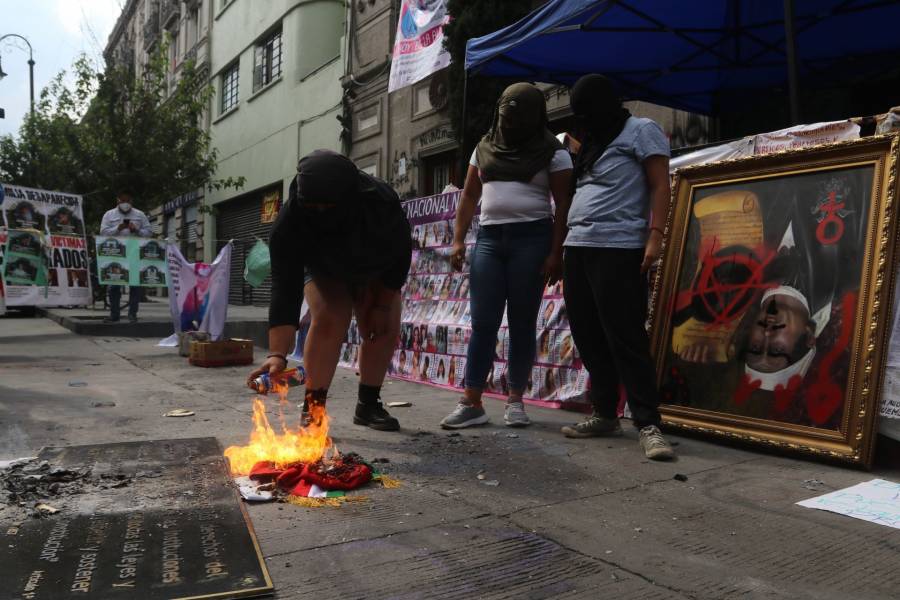 En la CNDH, médicos atienden a manifestante con síntomas de COVID-19