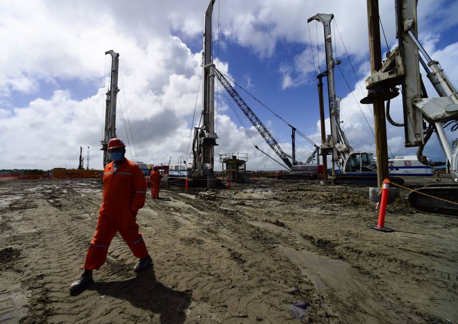 Obras sexenales salvan recursos, a estados y municipios los aligeran