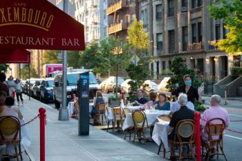 Restaurantes de Nueva York podr&aacute;n atender a clientes en interiores