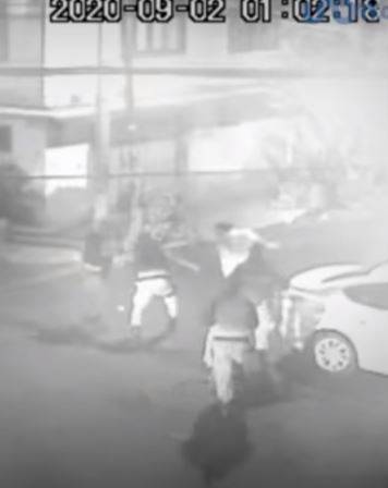 8 policías de Neza golpean a enfermera del IMSS