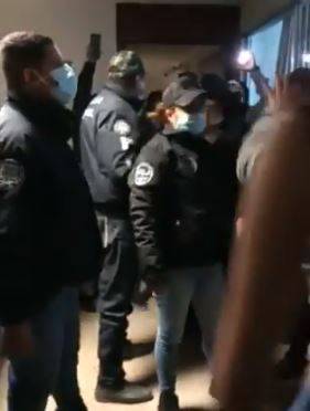 En Ecatepec, policías desalojan a feministas de CODHEM