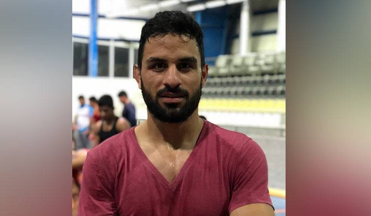 Pese a quejas internacionales, Ir&aacute;n ejecuta al luchador Navid Afkari