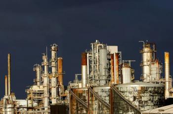 Chevron evacua plataformas petroleras en Golfo de México por tormenta