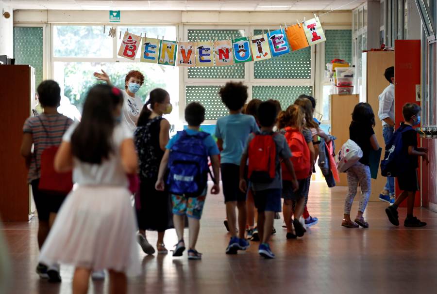 Italia reabre escuelas tras seis meses cerradas por pandemia