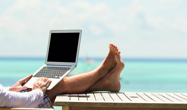 Aerom&eacute;xico invita al Home Office en la playa