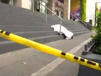 Por un posible paro cardiaco, muere un hombre afuera de Plaza de las Estrellas