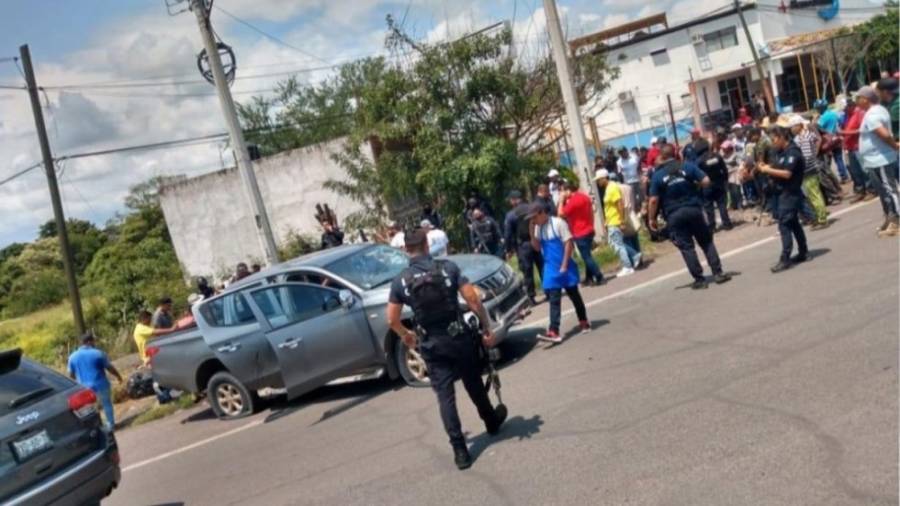 Dos policías heridos y un presunto delincuente muerto tras enfrentamiento en Michoacán