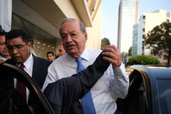 Acusan de fraude y colusi&oacute;n a la FCC de Slim