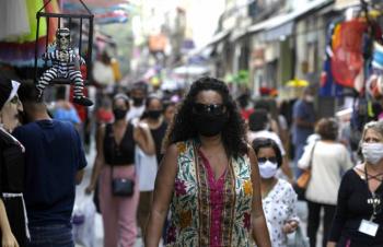 Brasil registra m&aacute;s de 36 mil nuevos casos de COVID-19
