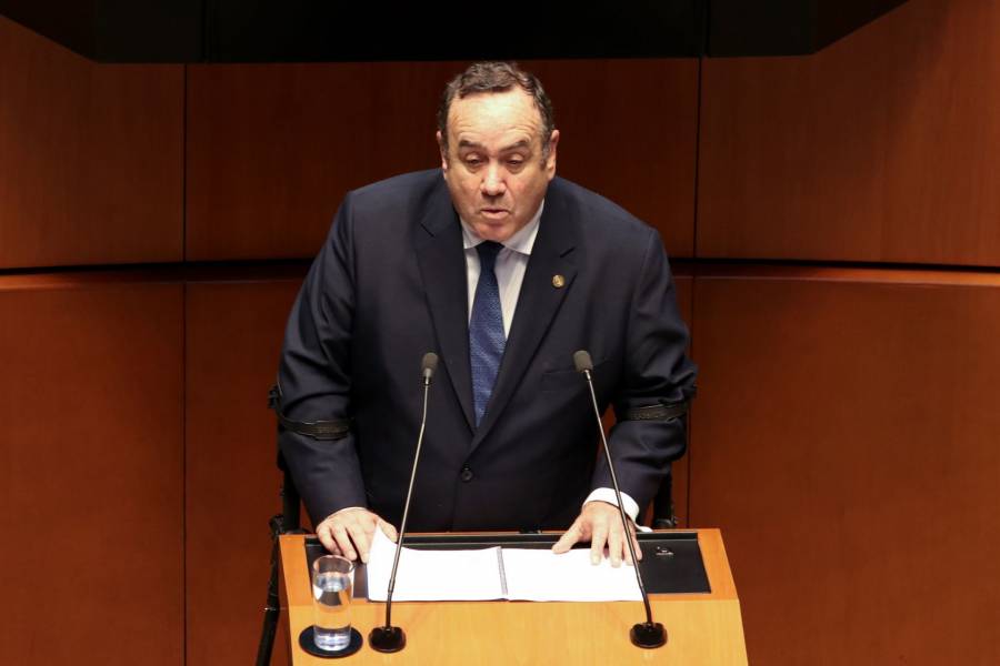 Dio positivo por Covid-19 el presidente de Guatemala