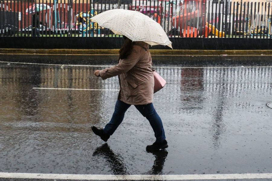 Prevalece pronóstico de lluvias fuertes este lunes en CDMX