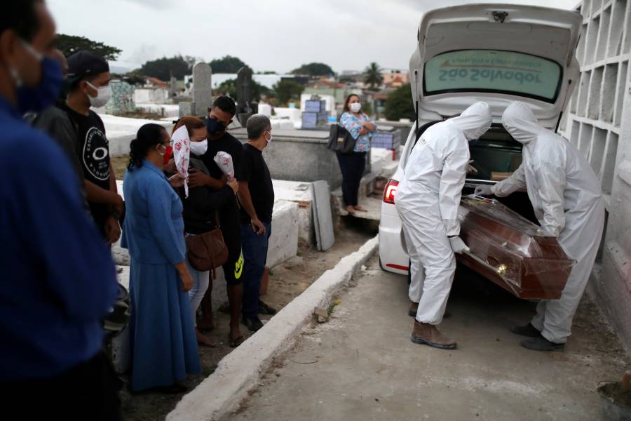 Brasil supera las 137 mil muertes por COVID-19