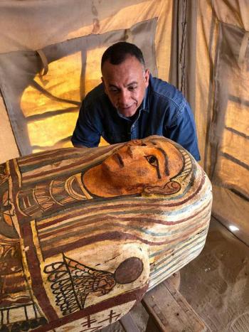 Descubren 27 sarc&oacute;fagos de hace 2 mil 500 a&ntilde;os en Egipto