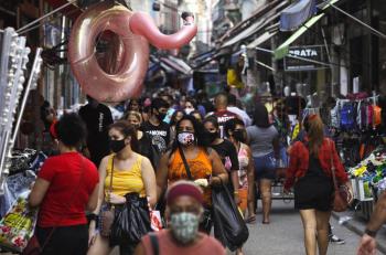 Brasil reporta m&aacute;s de 33 mil nuevos casos de COVID-19