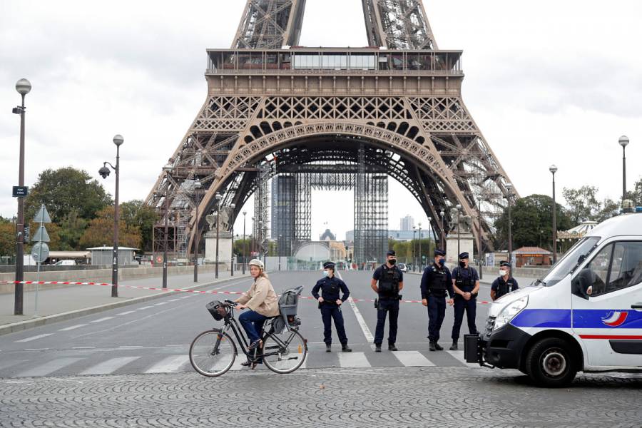 Torre Eiffel reabre después tras falsa alerta de bomba