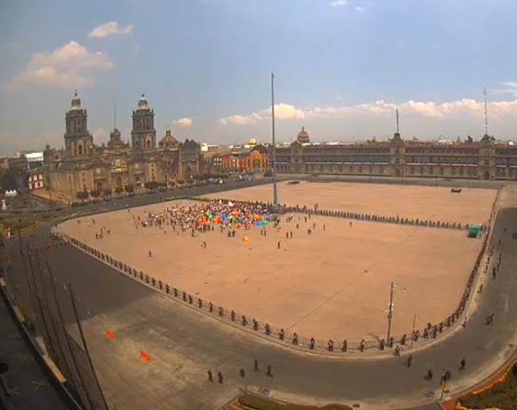 FRENAAA llega al Zócalo capitalino