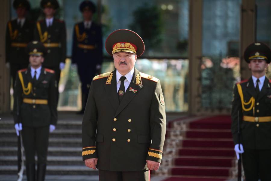 A escondidas, Lukashenko  toma posesión en Bielorrusia