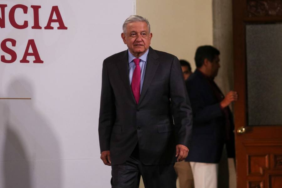 RECLAMA AMLO A DUEÑO DE IBERDROLA EMPLEAR A CALDERÓN Y A EX TITULAR DE SENER; LE REVISARÁN CONTRATOS