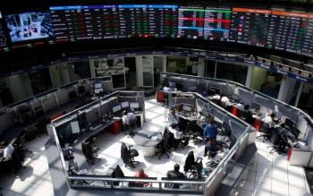 Bolsa mexicana gana tras caer a peor nivel en cinco meses, atenci&oacute;n a Banxico