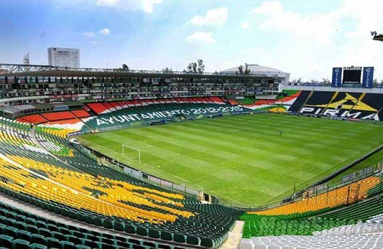 Reportan incendio en estadio Nou Camp de León; hay un detenido