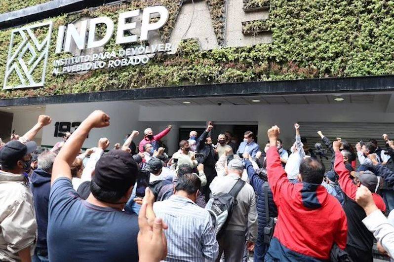 Condona Indep deudas hipotecarias a ex trabajadores de Luz y Fuerza