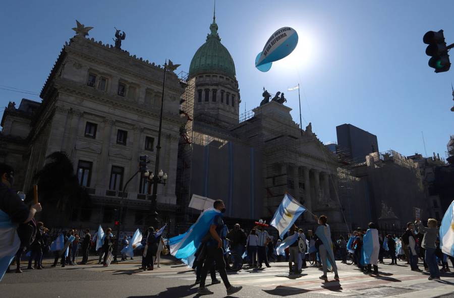 Argentina, cerca de alcanzar los 700 mil casos de Covid-19