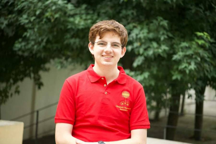 Joven mexicano gana oro en la Olimpiada Internacional de Matemáticas