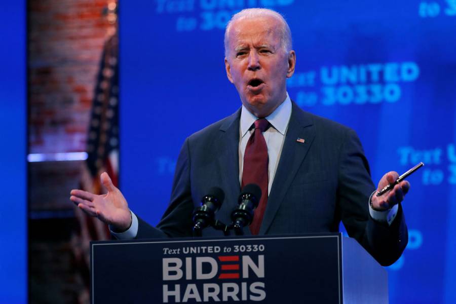 Campa&ntilde;a de Biden pone a la venta stickers de “pagu&eacute; m&aacute;s en impuestos que Trump”