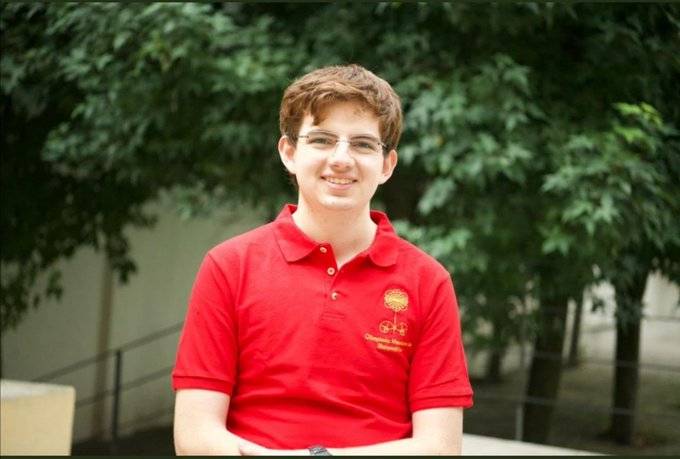Mexicano gana oro en Olimpiada Internacional de Matemáticas