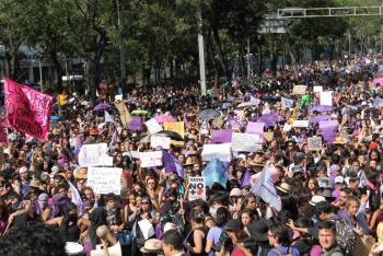 Se manifiestan por feminicidios