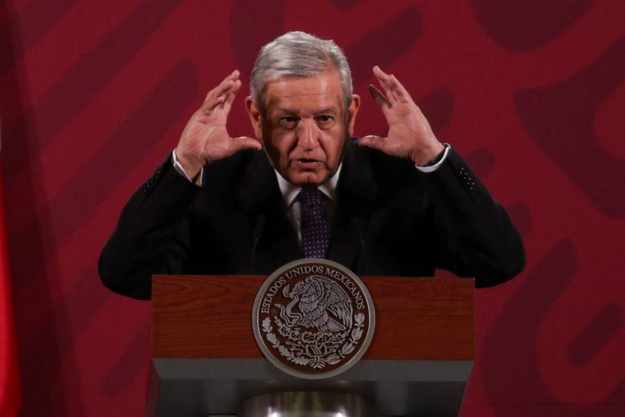 AMLO asegura que a la primera marcha con 100 mil personas en su contra y caída de popularidad en encuestas, dejará presidencia