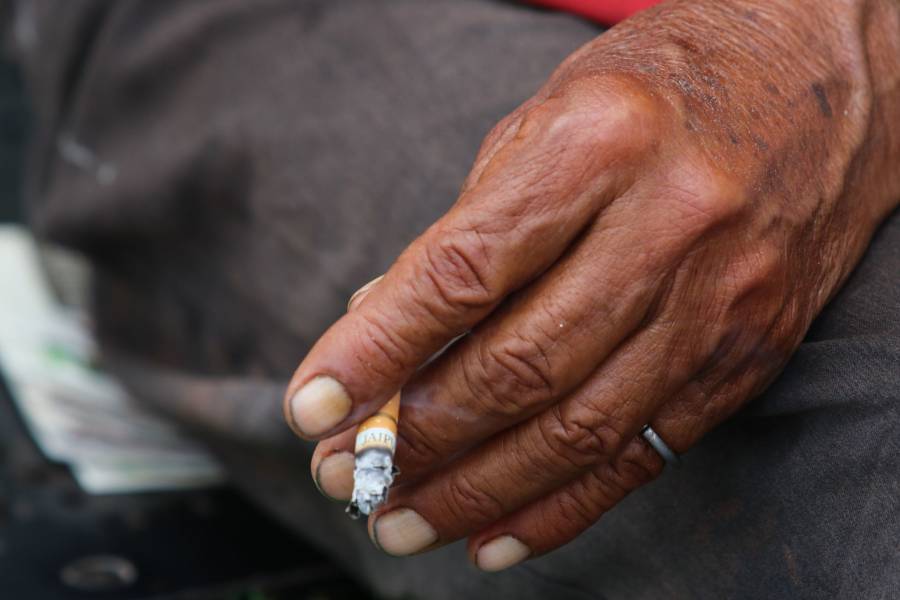 Cajetillas de cigarros aumentarían su costo 30 pesos más en 2021