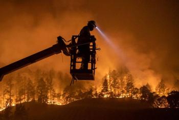Incendio en California obliga a evacuar cientos de hogares en zona vin&iacute;cola