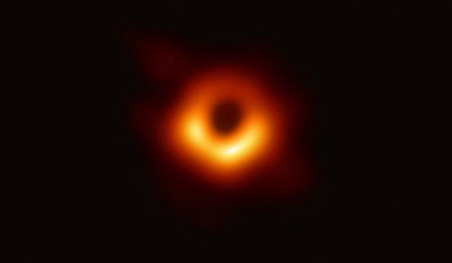 Descubren sombra de un agujero negro; ponen en duda teor&iacute;a de la relatividad de Einstein
