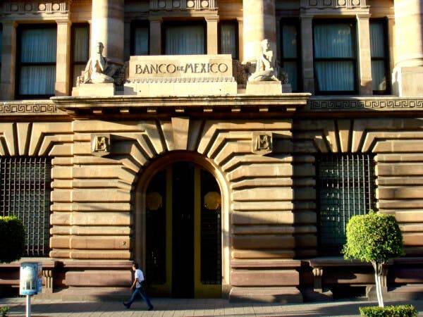 Analistas prevén mayor inflación: Banxico
