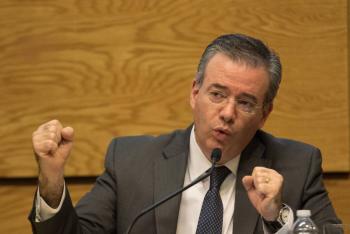 Salida de capitales complica meta de inflaci&oacute;n: D&iacute;az de Le&oacute;n