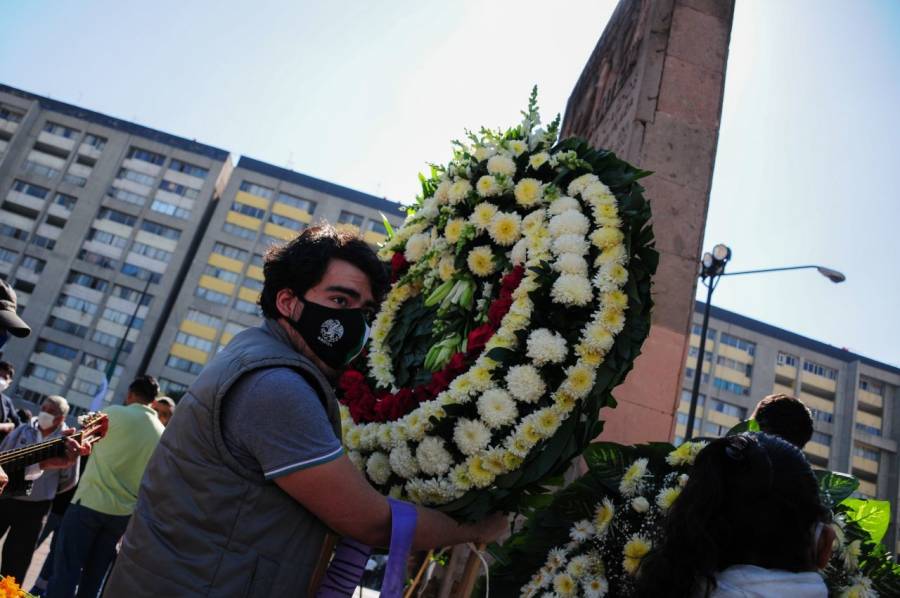 En Tlatelolco, hay un mitin por el 52 aniversario de la matanza estudiantil