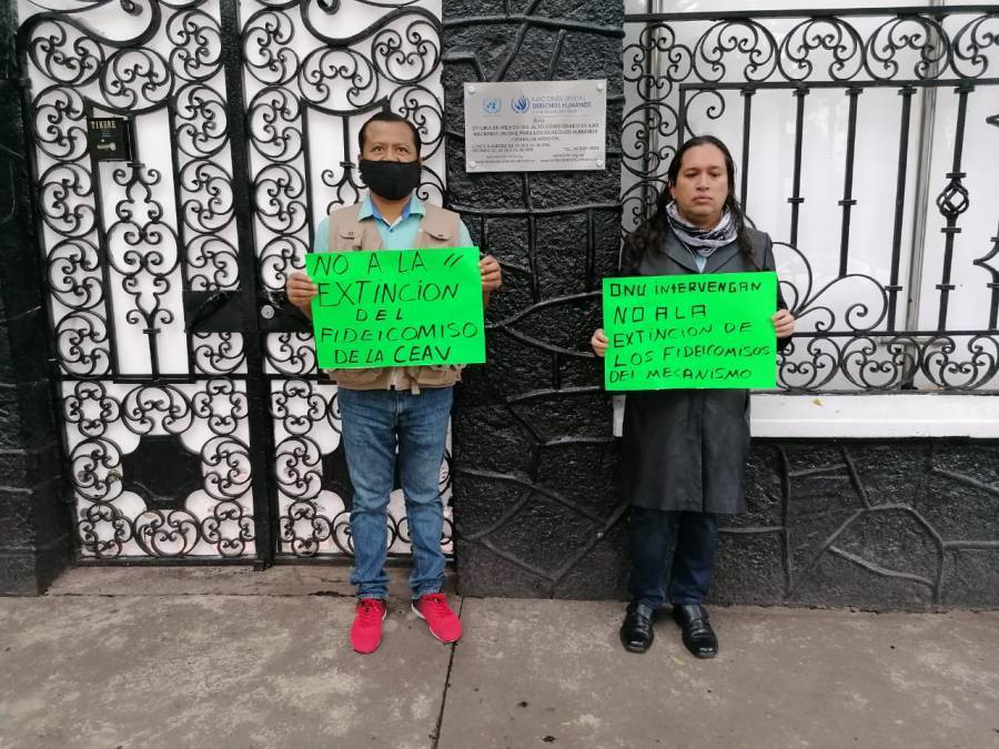 A LA DERIVA Y HACINADOS PERIODISTAS DESPLAZADOS
