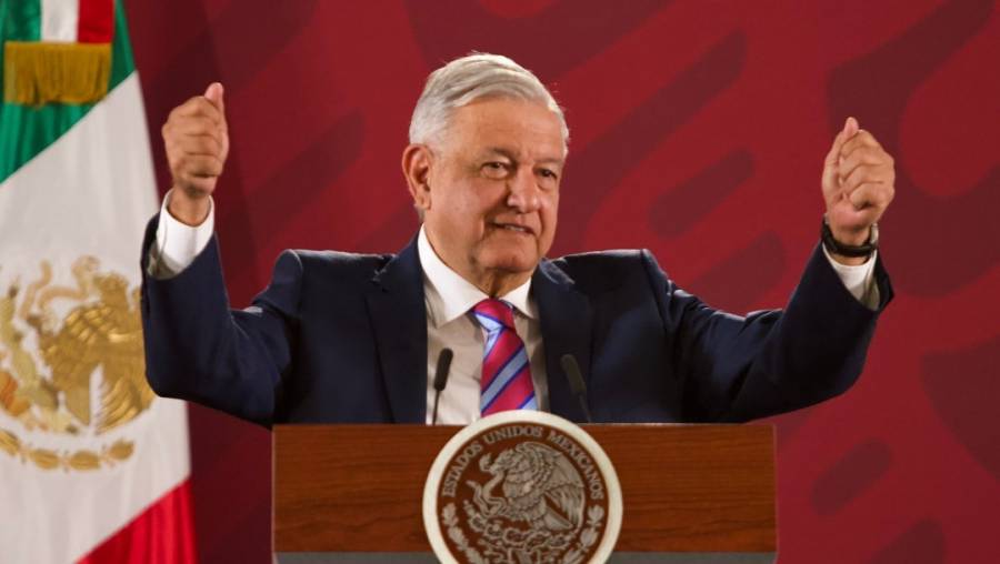 AMLO celebra la aprobaci&oacute;n de la consulta ciudadana para enjuiciar a expresidentes