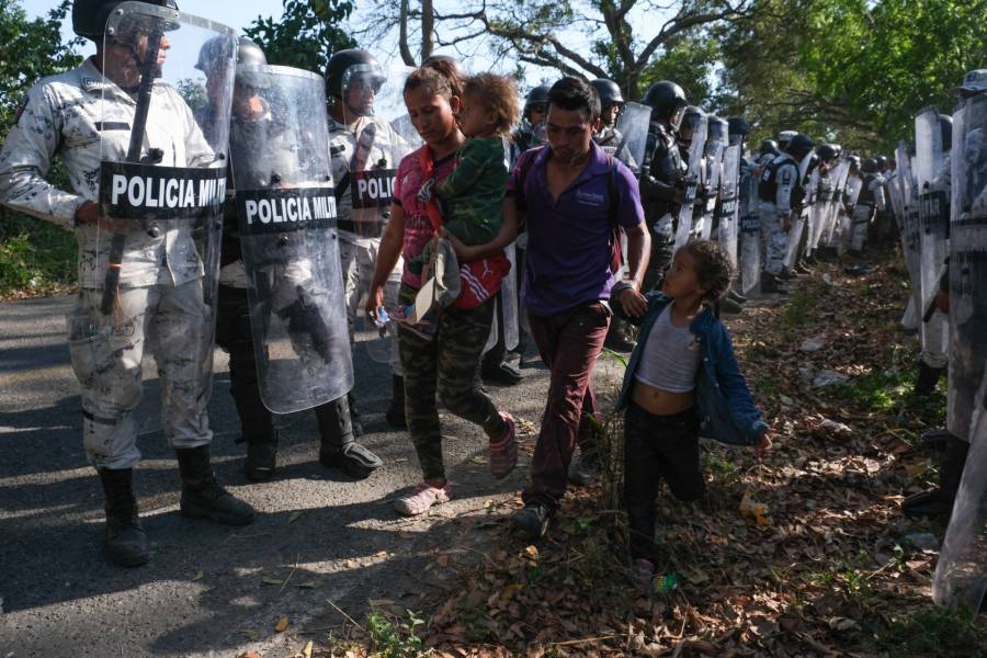 Frontera con Guatemala blindada por la Guardia Nacional; migrantes retroceden