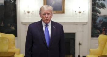 Con un “coctel experimental” de anticuerpos, Trump trata al Covid-19