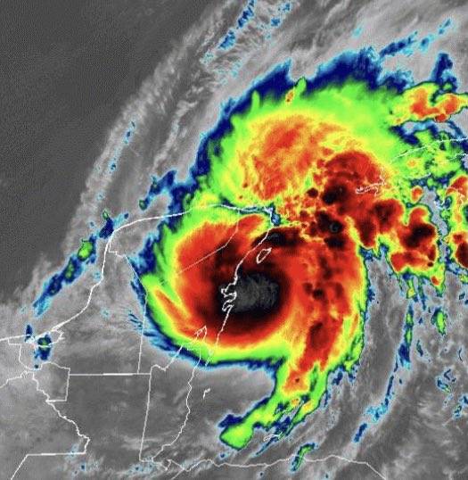 Tormenta tropical “Gamma” toca tierra cerca de Tulum, en Yucatán