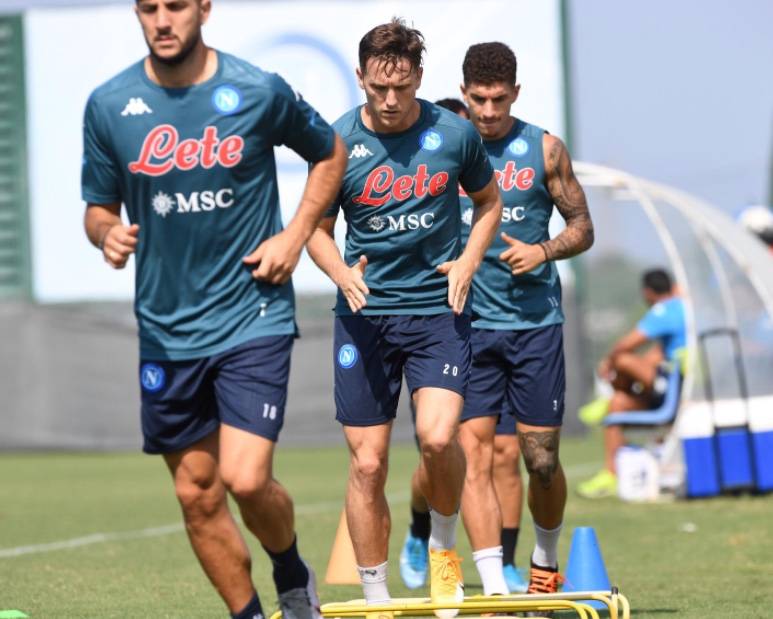 Napoli y Juventus anuncian casos de COVID-19; se aplazaría partido